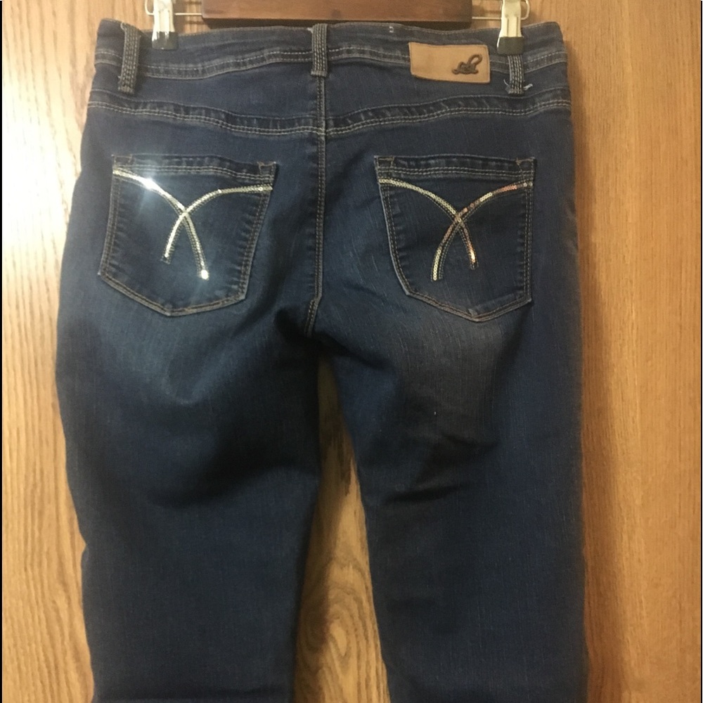 Capris jeans w/bling back pockets